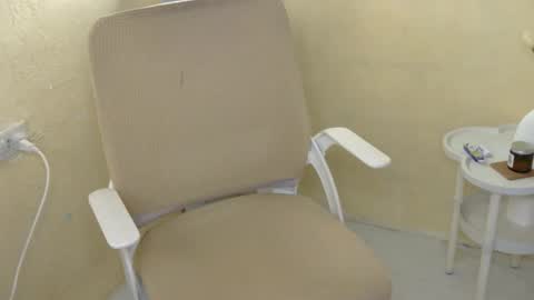 Snapshot of averageuncut1 chatting on 11/16/25, 02:39 Rhian online show from 11/16/25, 02:39