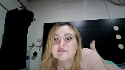 Snapshot of avery_doll21 chatting on 06/15/26, 01:30 Avery Doll online show from 06/15/26, 01:30
