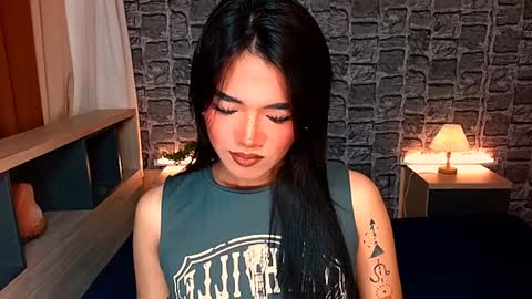 Snapshot of avery_hunt chatting on 12/25/24, 05:37 Avery online show from 12/25/24, 05:37