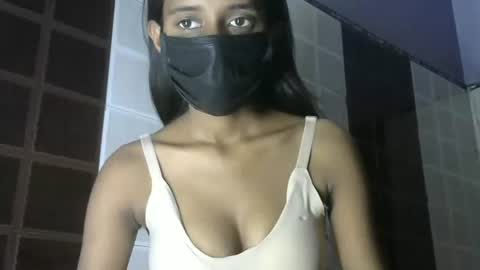 Snapshot of avery_lust01 chatting on 05/19/26, 10:43 avery_lust01 online show from 05/19/26, 10:43