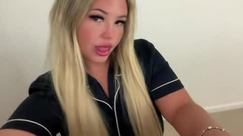 ur gf online show from 06/01/26, 08:05