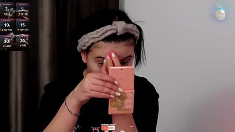 AveryWillow online show from 01/12/25, 05:01