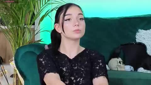 AveryWillow online show from 11/04/25, 10:47