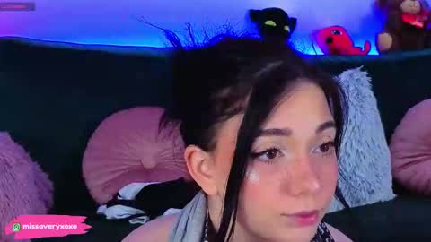 Snapshot of averywillow chatting on 03/25/26, 12:27 AveryWillow online show from 03/25/26, 12:27