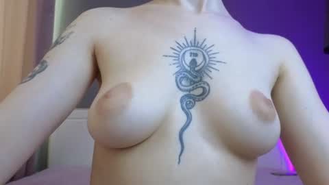 avgustina_love online show from 06/17/26, 10:06