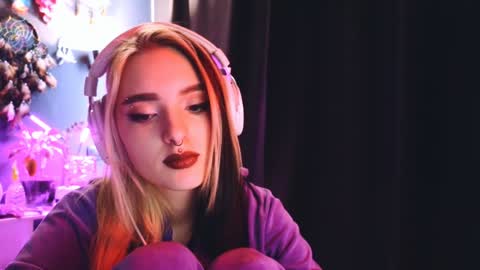 Avriel online show from 12/07/24, 03:14