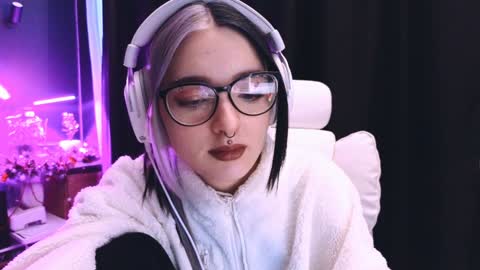 Avriel online show from 01/26/25, 02:14