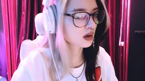 Avriel online show from 02/26/25, 02:59