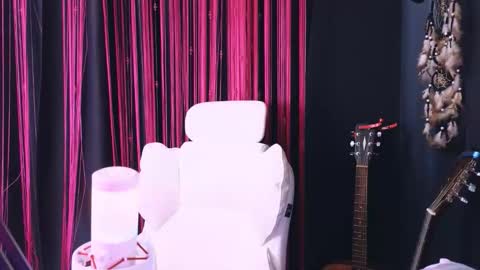 Avriel online show from 02/04/26, 03:23