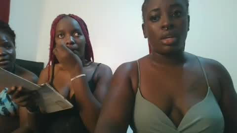 Snapshot of avian_babe1 chatting on 06/16/26, 12:24 avian_babe1 online show from 06/16/26, 12:24