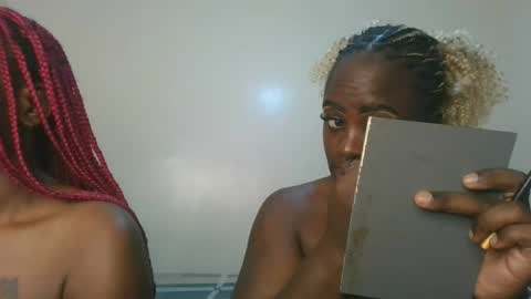 Snapshot of avian_babe1 chatting on 07/14/26, 09:47 avian_babe1 online show from 07/14/26, 09:47