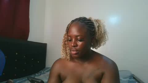 Snapshot of avian_babe1 chatting on 07/17/26, 11:28 avian_babe1 online show from 07/17/26, 11:28
