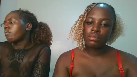 Snapshot of avian_babe1 chatting on 07/18/26, 12:37 avian_babe1 online show from 07/18/26, 12:37