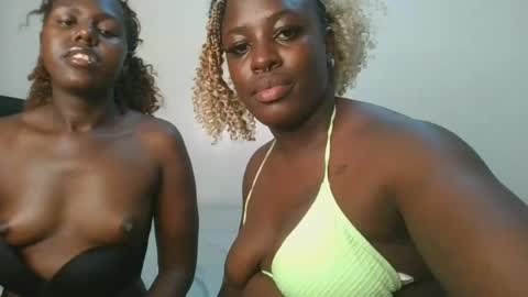 Snapshot of avian_babe1 chatting on 07/18/26, 03:16 avian_babe1 online show from 07/18/26, 03:16
