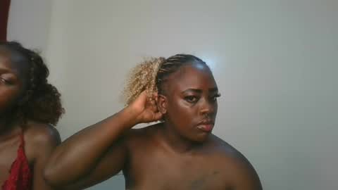 Snapshot of avian_babe1 chatting on 07/20/26, 10:39 avian_babe1 online show from 07/20/26, 10:39