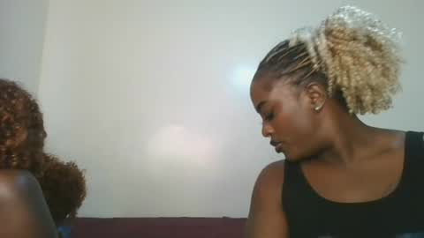 Snapshot of avian_babe1 chatting on 07/23/26, 02:04 avian_babe1 online show from 07/23/26, 02:04
