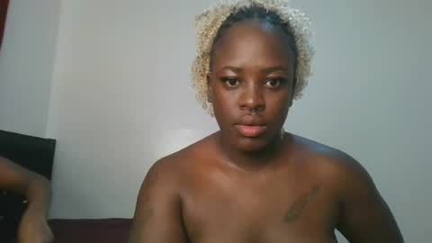 Snapshot of avian_babe1 chatting on 07/25/26, 10:02 avian_babe1 online show from 07/25/26, 10:02