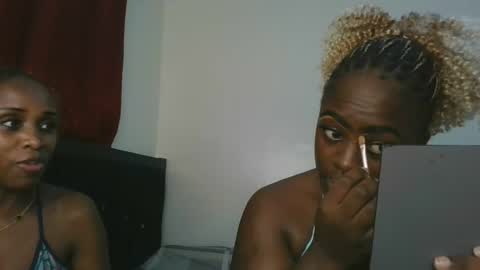 Snapshot of avian_babe1 chatting on 07/27/26, 07:32 avian_babe1 online show from 07/27/26, 07:32