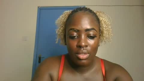 Snapshot of avian_babe1 chatting on 07/28/26, 06:20 avian_babe1 online show from 07/28/26, 06:20