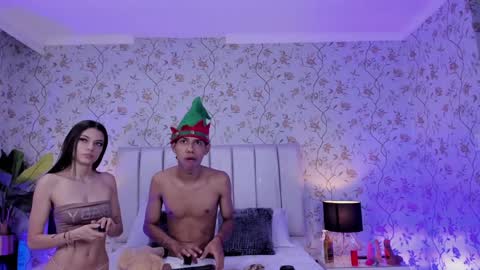 Snapshot of avril_evansgb chatting on 12/16/24, 12:38 Javier y Lorena online show from 12/16/24, 12:38