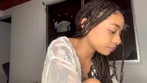 Snapshot of avril_jackson chatting on 02/21/25, 12:27 Avril online show from 02/21/25, 12:27