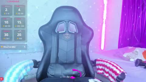 Snapshot of avril_jonson chatting on 11/26/25, 10:55 avril_jonson online show from 11/26/25, 10:55