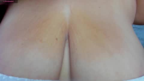 Snapshot of avril_jonson chatting on 03/21/26, 10:24 avril_jonson online show from 03/21/26, 10:24