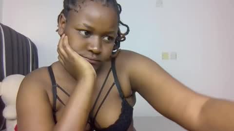 Snapshot of avril_lily chatting on 02/01/26, 07:51 Avril online show from 02/01/26, 07:51