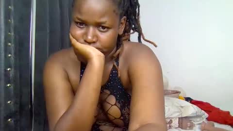 Snapshot of avril_lily chatting on 02/09/26, 12:20 Avril online show from 02/09/26, 12:20