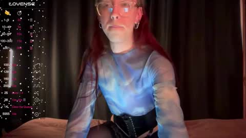 avril_pearly_ online show from 09/21/25, 11:34