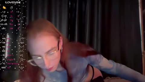 avril_pearly_ online show from 10/03/25, 10:45