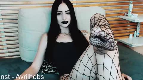 Snapshot of avrilhobs chatting on 11/07/25, 06:24 Avril online show from 11/07/25, 06:24
