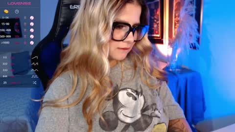 Avrill Morgan online show from 12/21/24, 01:04