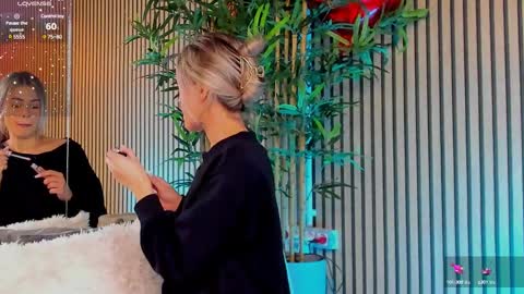 AVRILL CYRUX online show from 02/22/25, 07:34