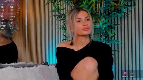 AVRILL CYRUX online show from 02/22/25, 10:40