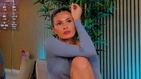 AVRILL CYRUX online show from 03/04/25, 11:19