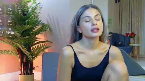 AVRILL CYRUX online show from 09/16/25, 07:09