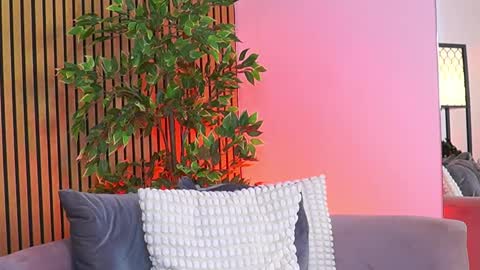 AVRILL CYRUX online show from 04/18/26, 06:39