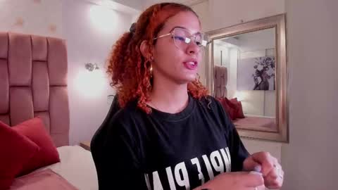 Avril  online show from 11/22/25, 12:04