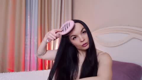 Snapshot of avrora_lew_ chatting on 04/09/26, 10:15 Avrora Inst online show from 04/09/26, 10:15