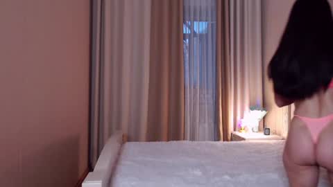 Snapshot of avrora_lew_ chatting on 06/15/26, 08:00 Avrora Inst online show from 06/15/26, 08:00