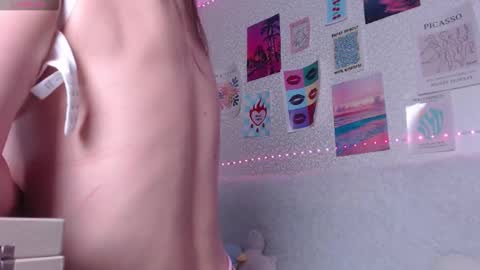 avrora_sweetyme online show from 10/19/25, 06:19