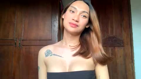 Snapshot of avy_08 chatting on 10/25/25, 05:37 avy_08 online show from 10/25/25, 05:37