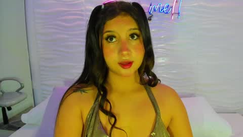 Snapshot of avymilton chatting on 01/21/25, 11:35 Avy  online show from 01/21/25, 11:35