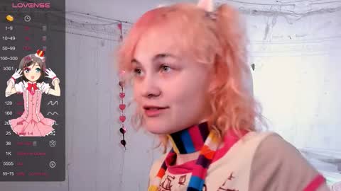 Snapshot of awawrin chatting on 11/25/25, 09:26 Awi online show from 11/25/25, 09:26