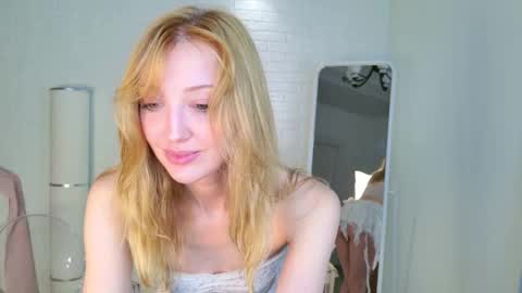 aweryuwu online show from 10/28/25, 06:50