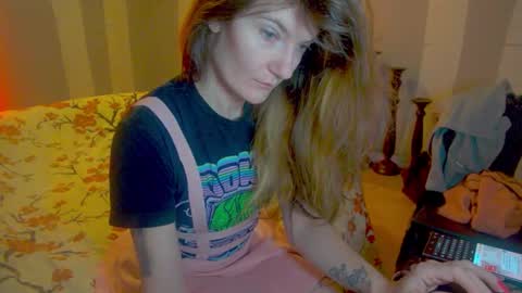 awesomeblossommm online show from 01/07/26, 07:38