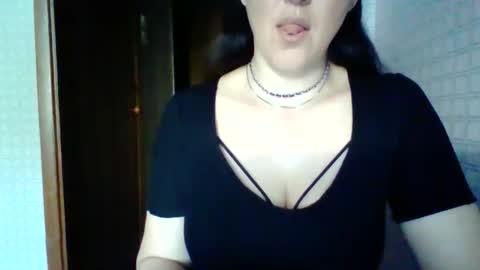 awesomeladyy online show from 05/17/26, 07:28