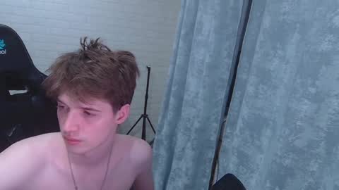 axel_0ne online show from 05/26/26, 07:54