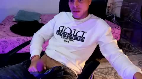 axel__fierro online show from 04/16/26, 12:55